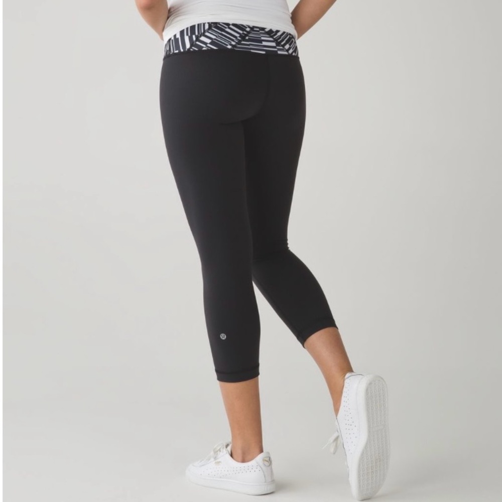 Lululemon Wunder Under Crop III leggings